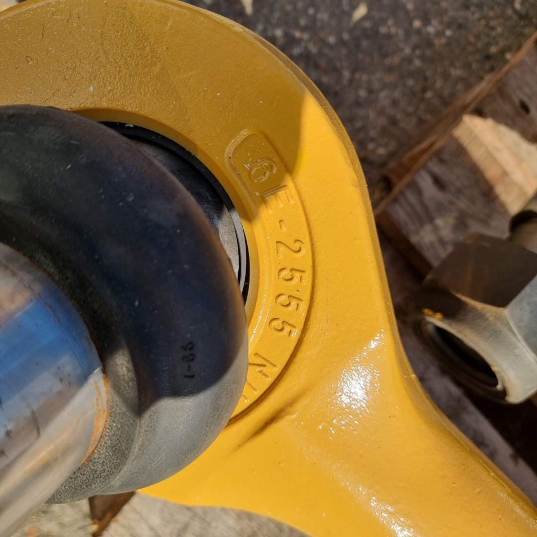 CAT - Steering cylinders - 6E-2555