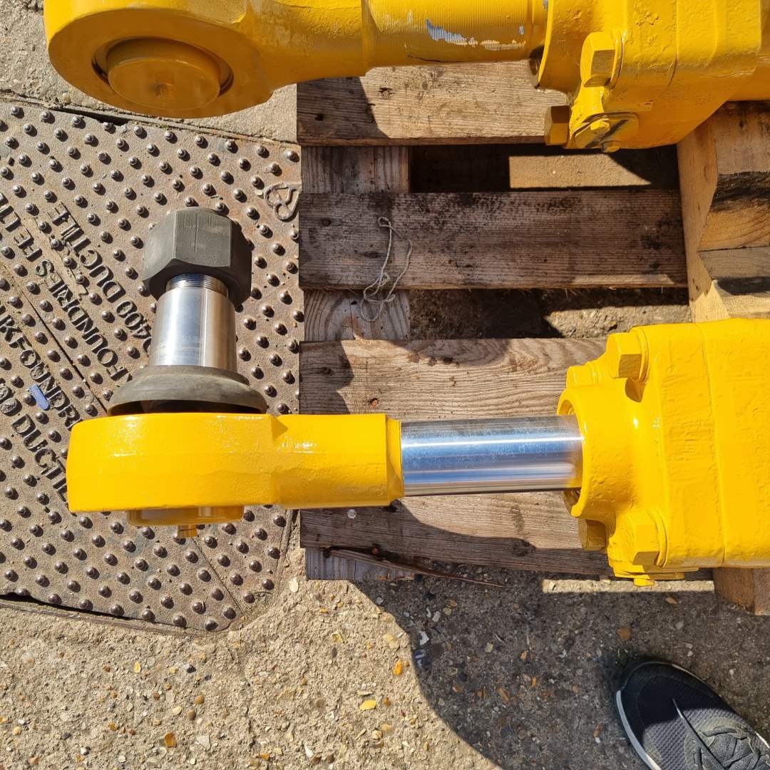 CAT - Steering cylinders - 6E-2555