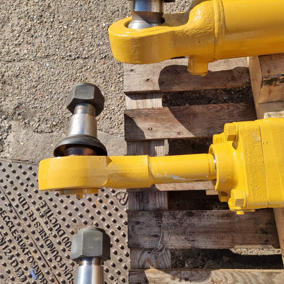 CAT - Steering cylinders - 6E-2555