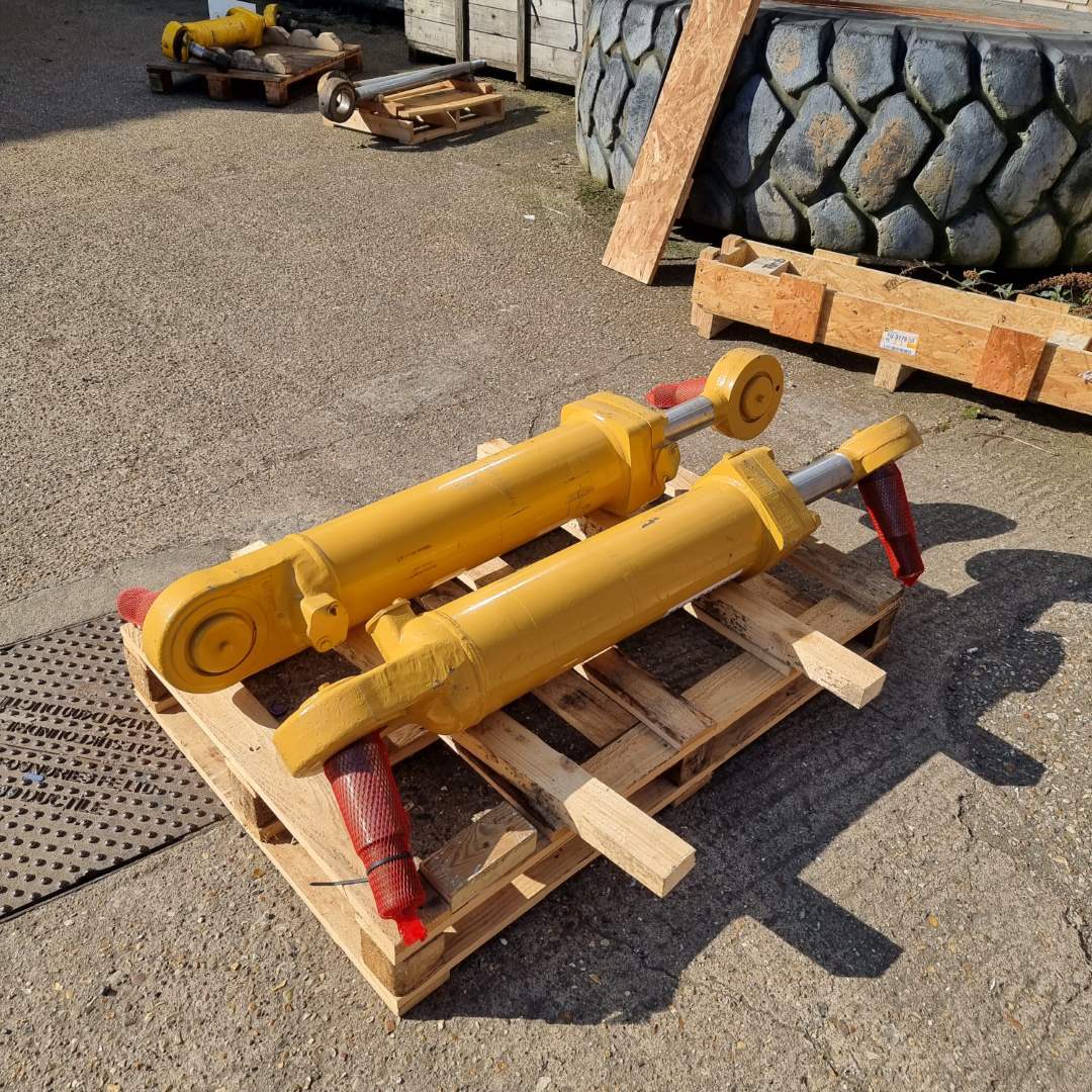 CAT - Steering Cylinder - 1U-3182