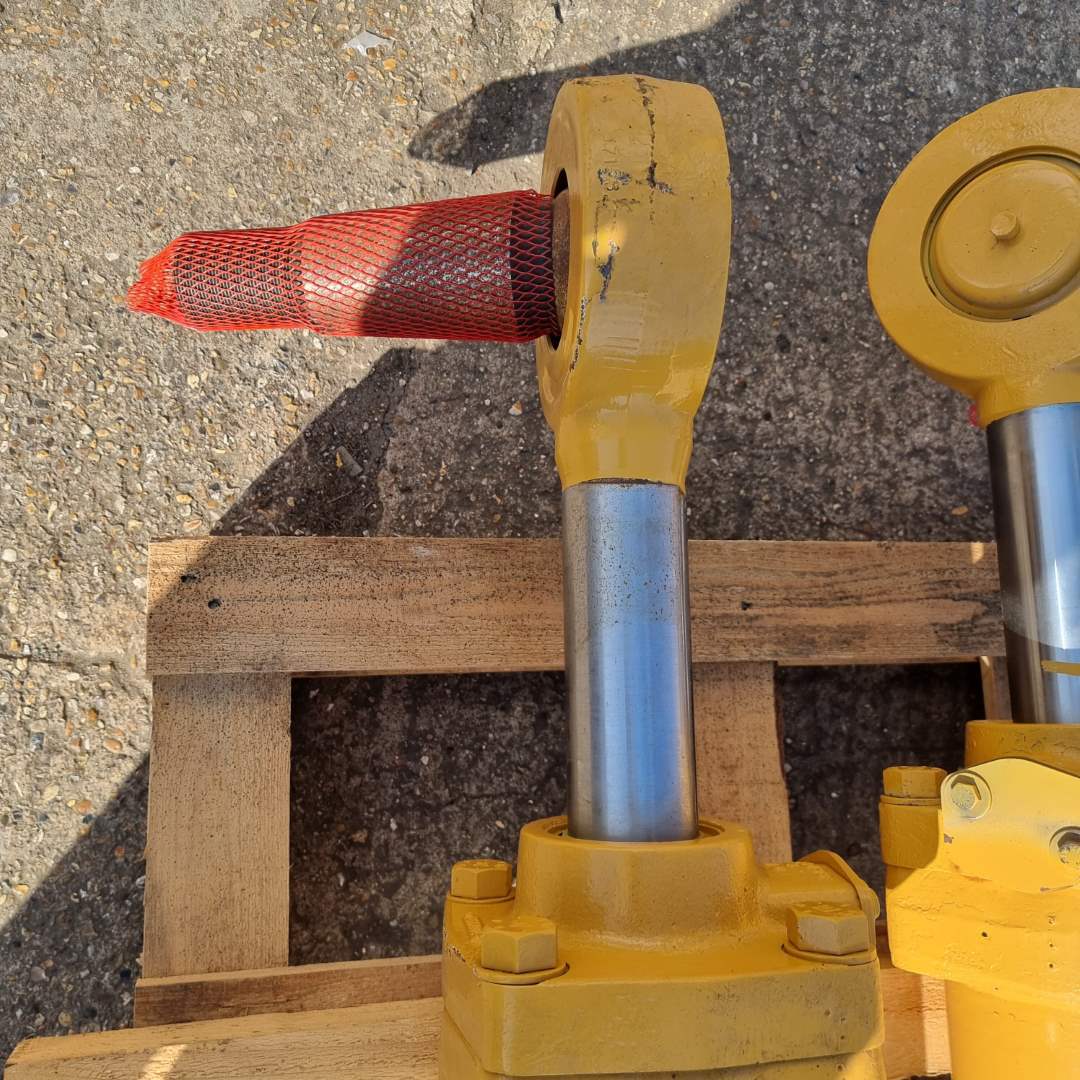CAT - Steering Cylinder - 1U-3182