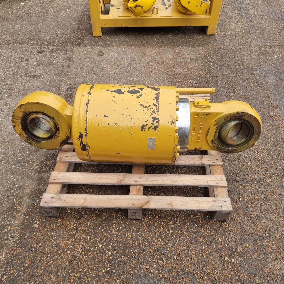 CAT - Rear Suspension - 5T-0884