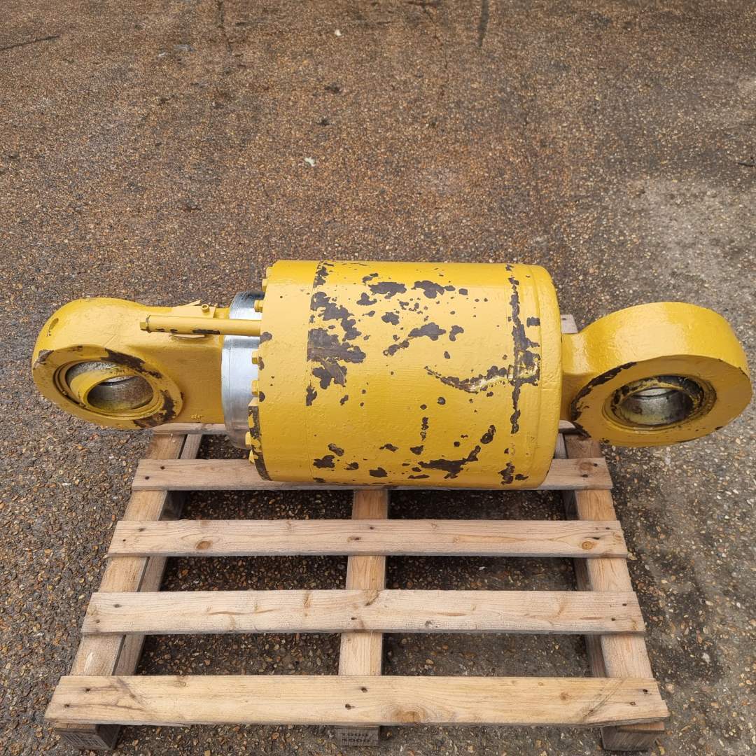 CAT - Rear Suspension - 5T-0884