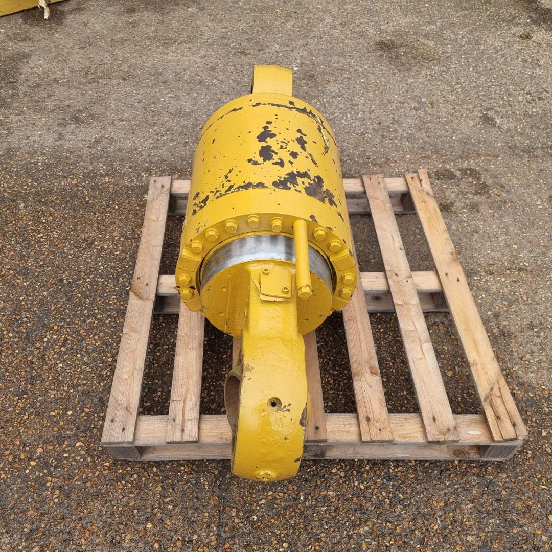 CAT - Rear Suspension - 5T-0884
