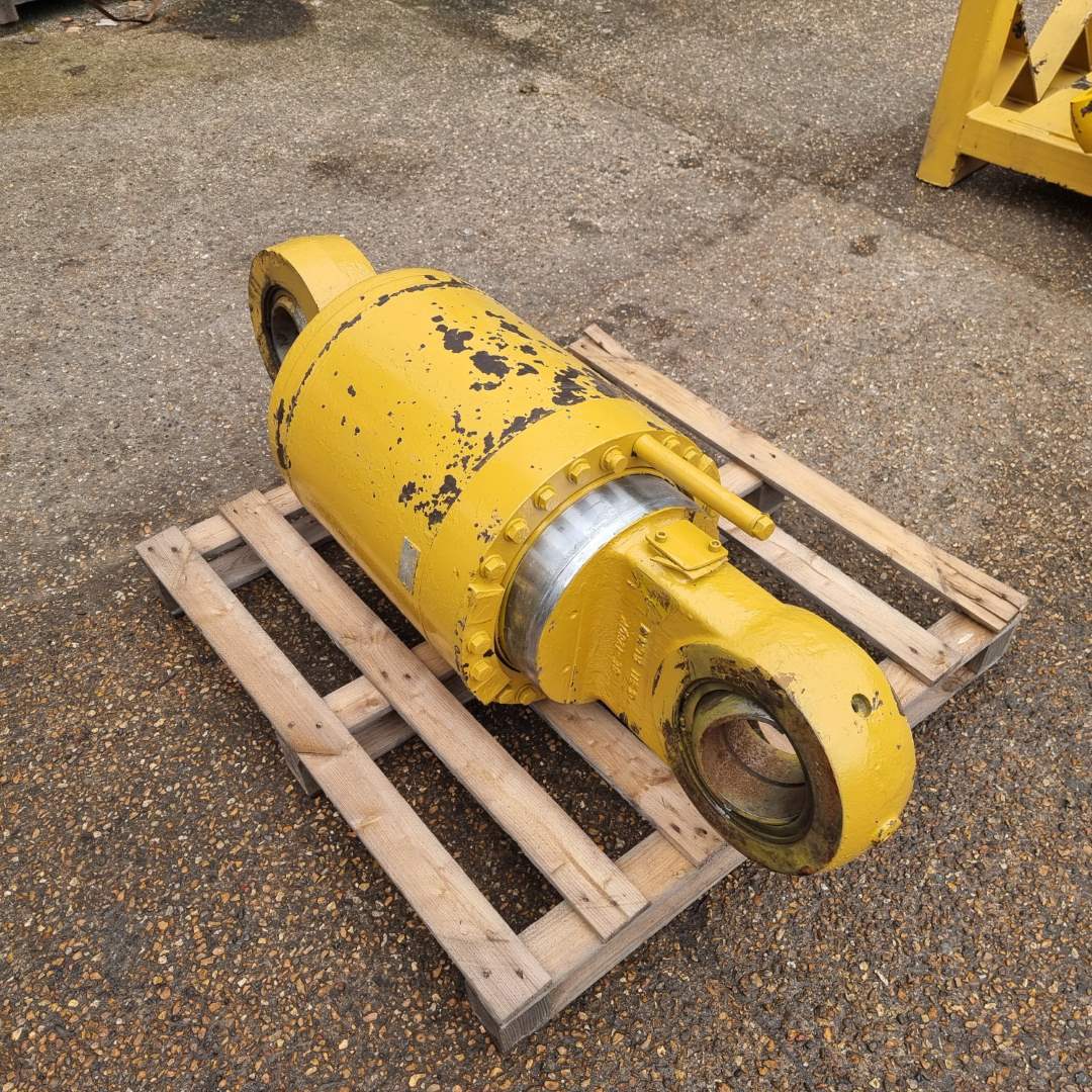 CAT - Rear Suspension - 5T-0884