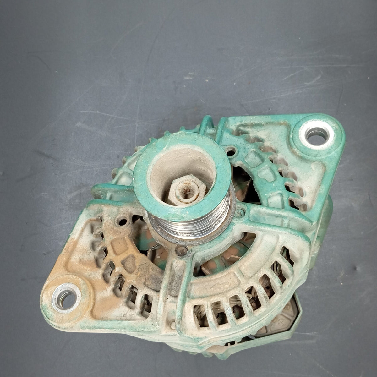 Volvo - Alternator - 9017204355