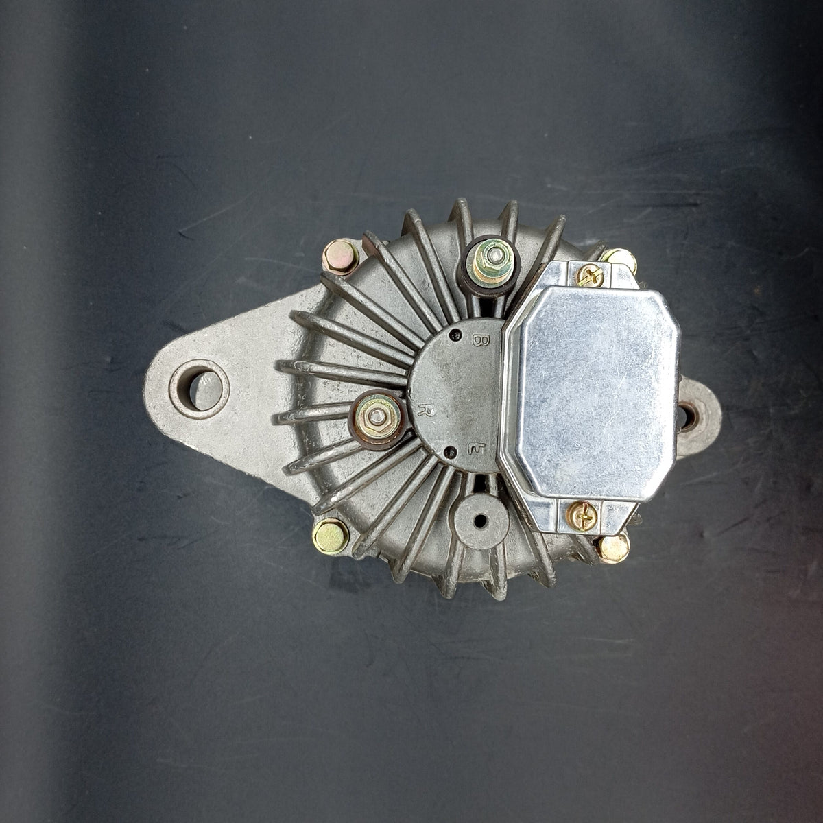 Komatsu - Alternator - Ue600-821-3350