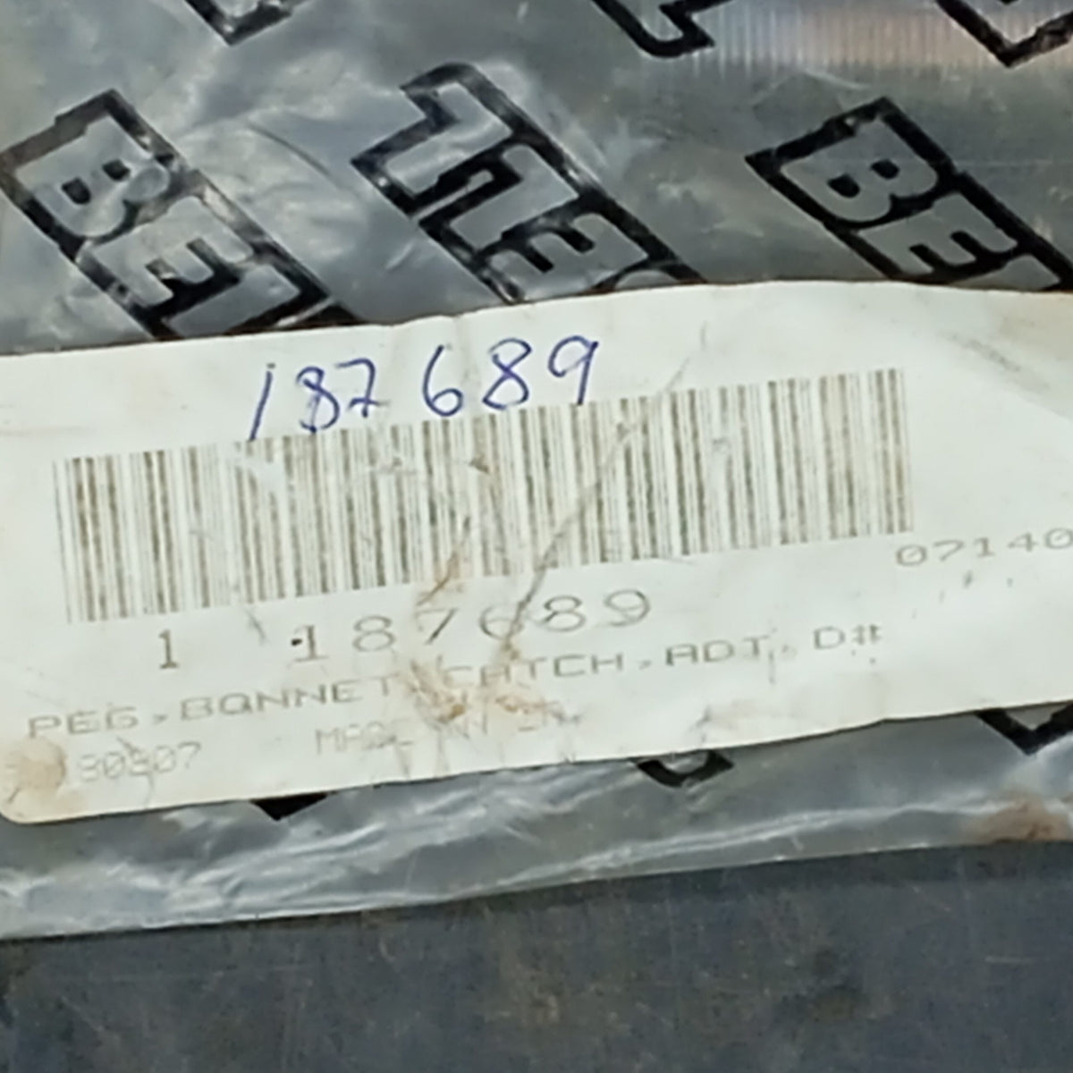 Bell - Peg Bonnet Catch Adj - 187689