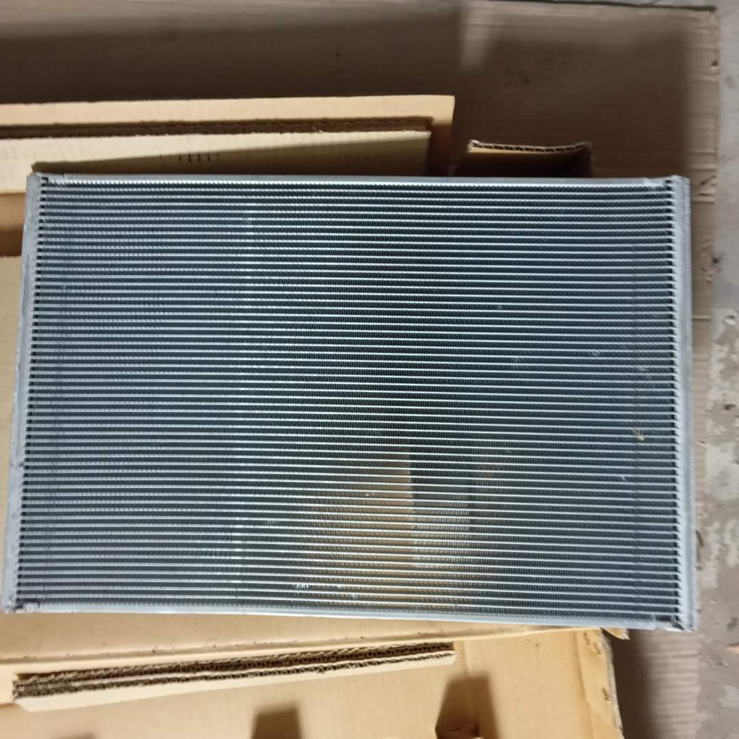 Komatsu - Condenser Assy - 208-979-7520